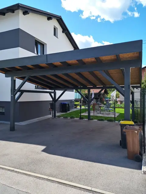 Nadstrešek, ostrešje ali pergola